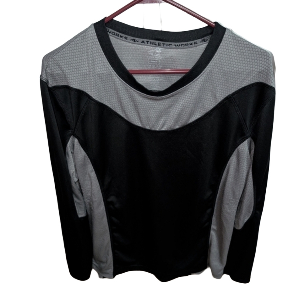 Men's Athletic Works Black and Gray Long Sleeve Shirt Size Medium